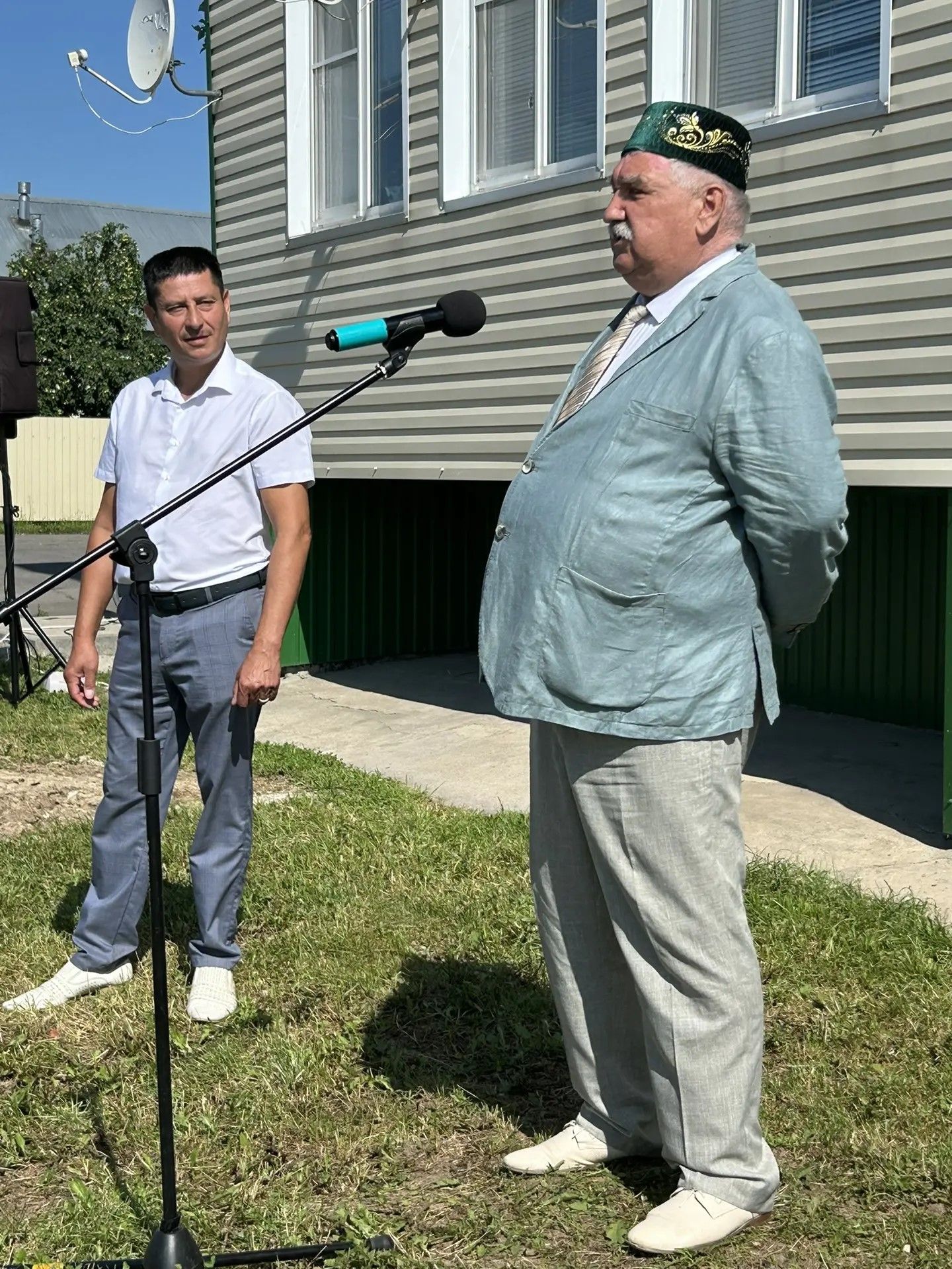 Бүген Сабада  тарихчы Рәйсә Сираҗиева яшәгән йортка истәлек тактасы куелды