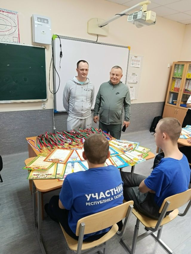 Тренер, киңәшче, яхшы дус