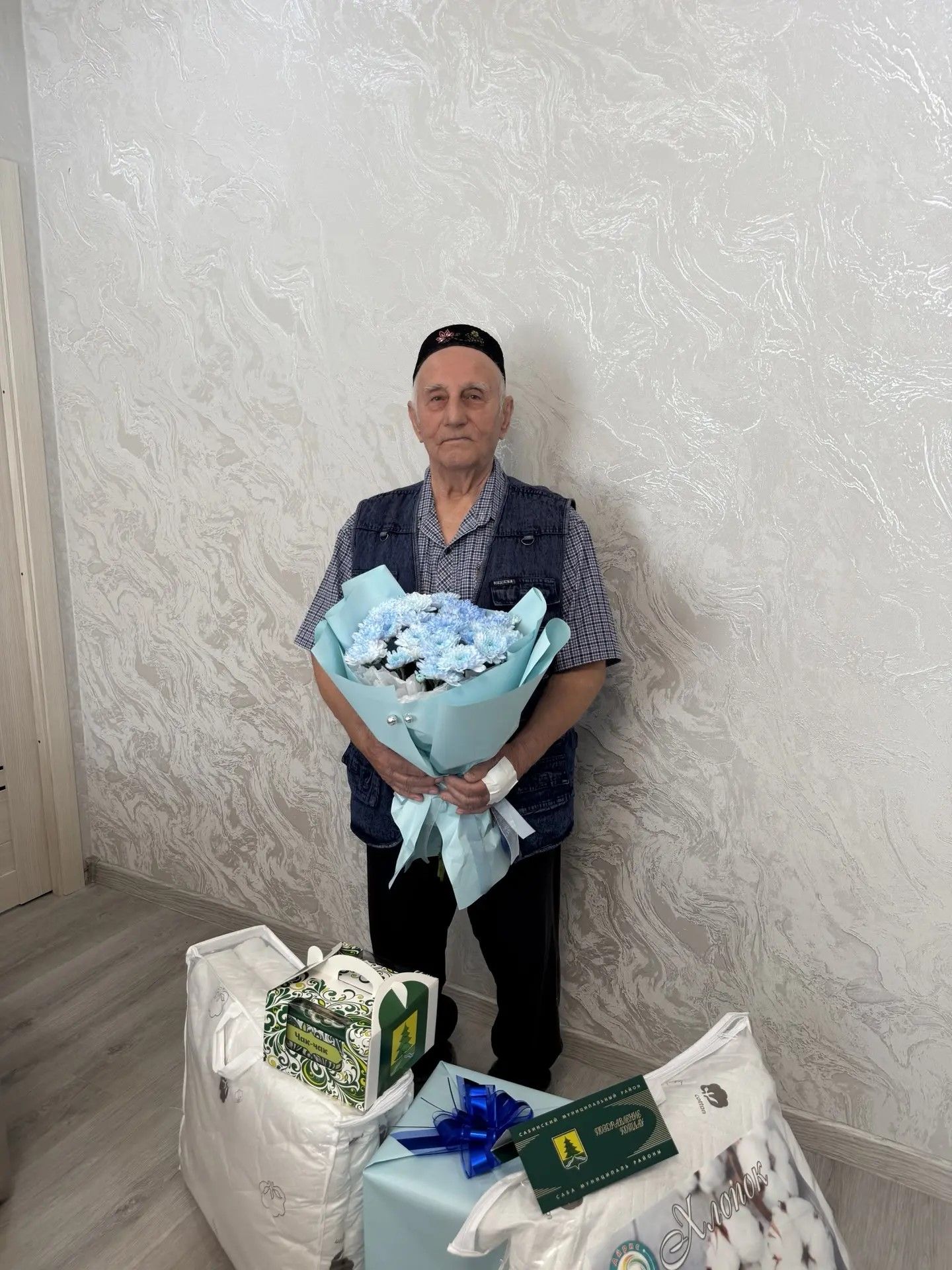 Тенеки авылында гомер кичерүче Шәмсетдинов Ризван Зәкуан улы үзенең 90 яшьлек олуг юбилеен билгеләп үтте