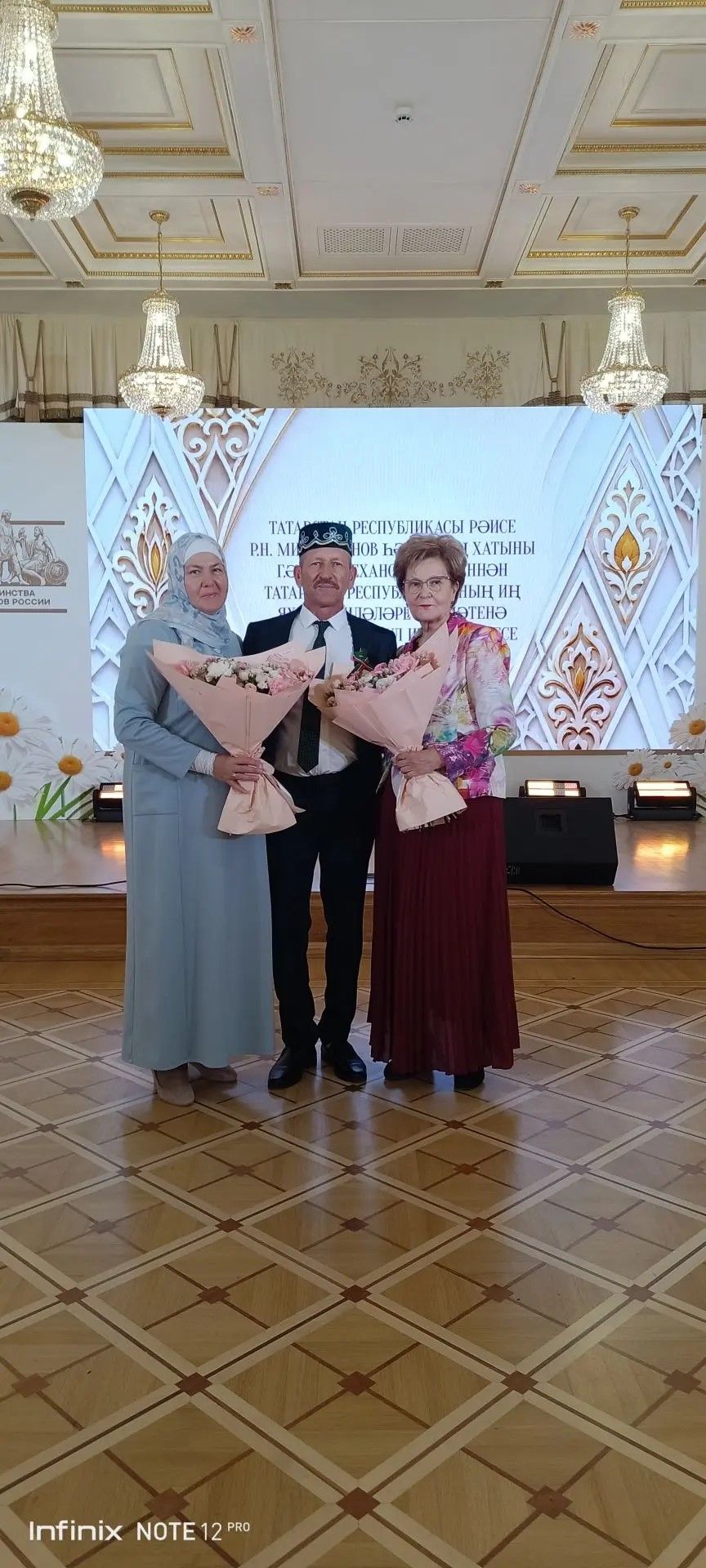 Йосыф Аланның Сәйфуллиннар гаиләсе Республика көне уңаеннан  узган тантаналы чарада катнашты