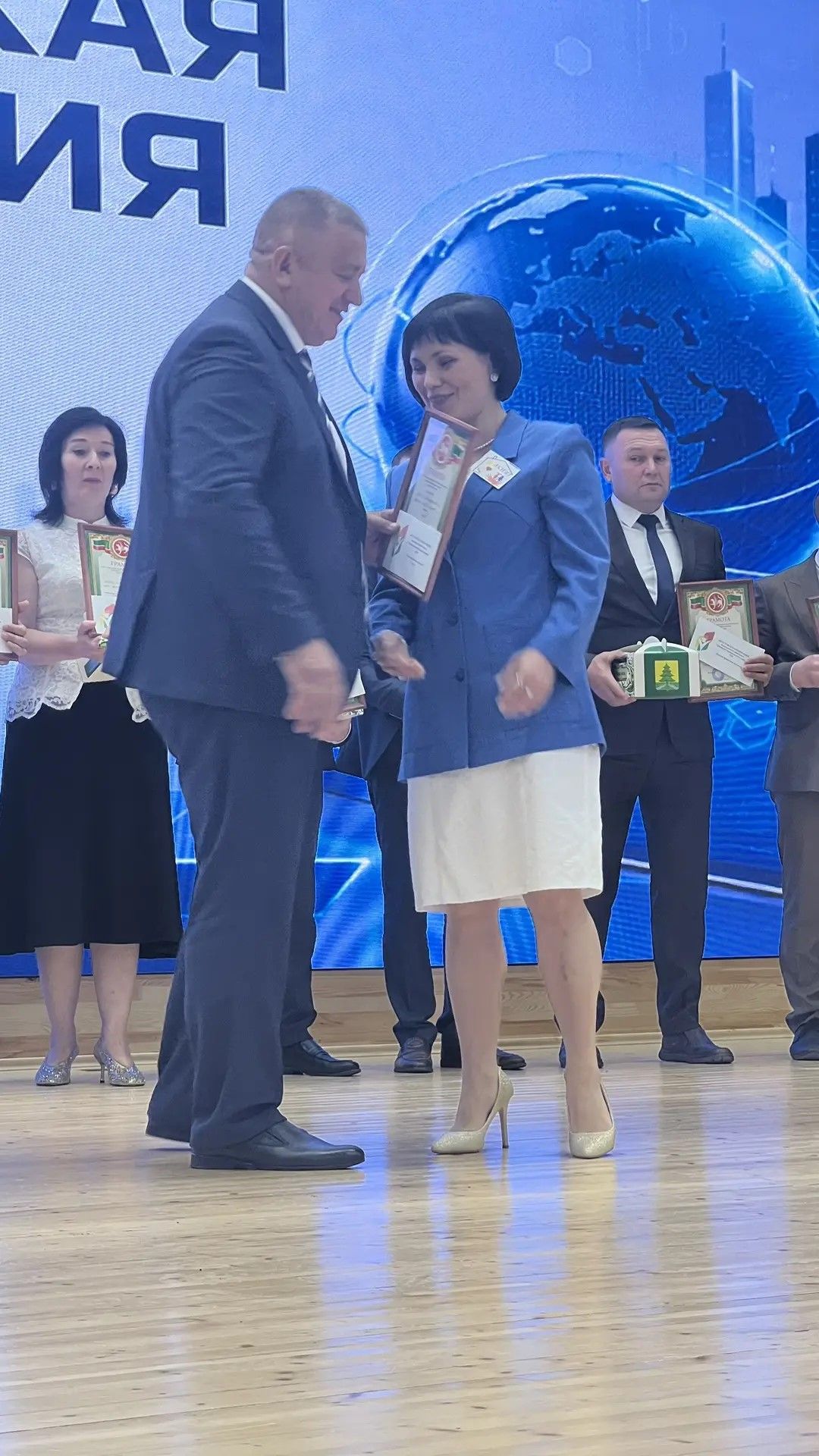 Август киңәшмәсенең пленар өлешеннән фоторепортаж
