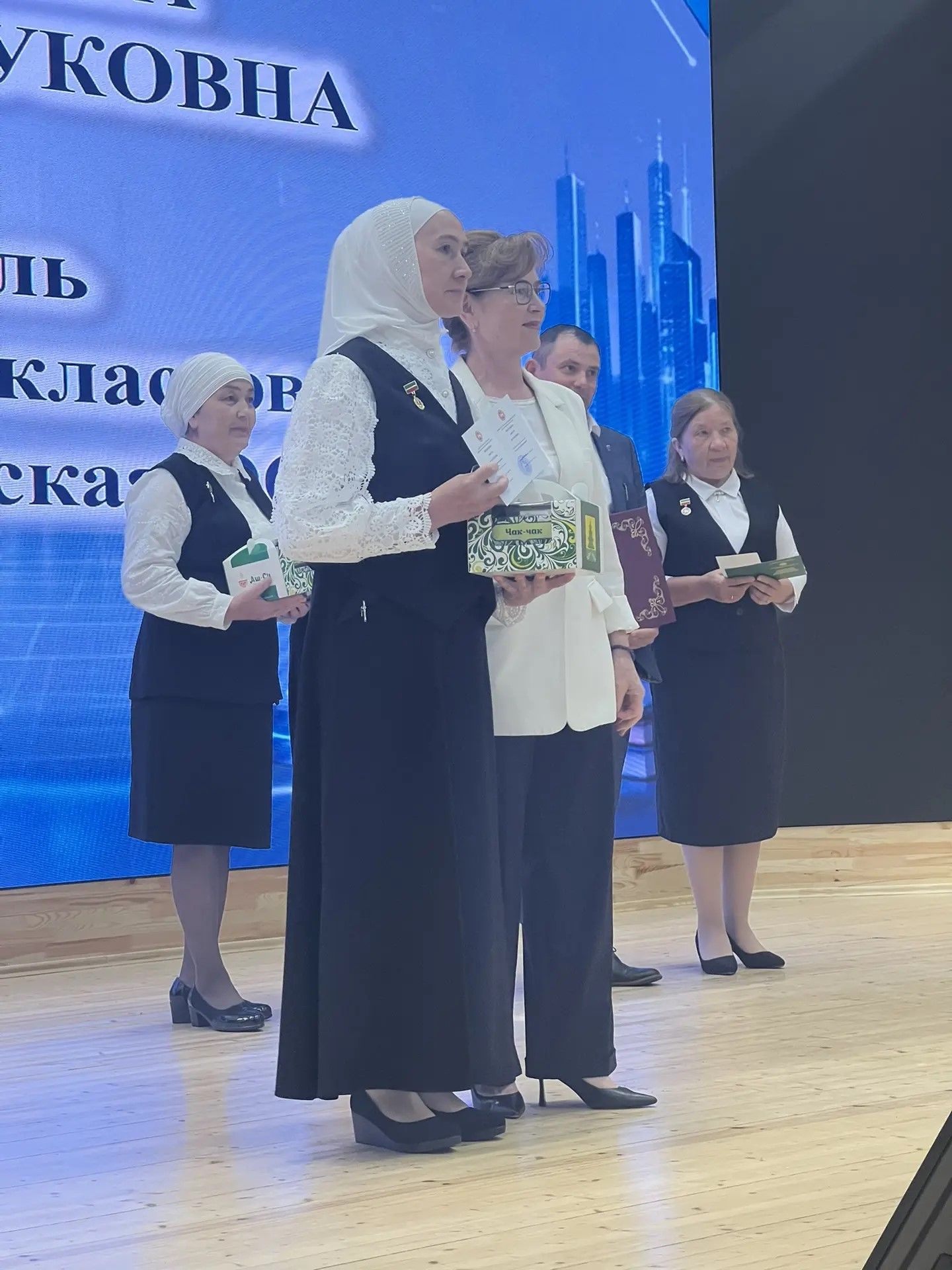 Август киңәшмәсенең пленар өлешеннән фоторепортаж