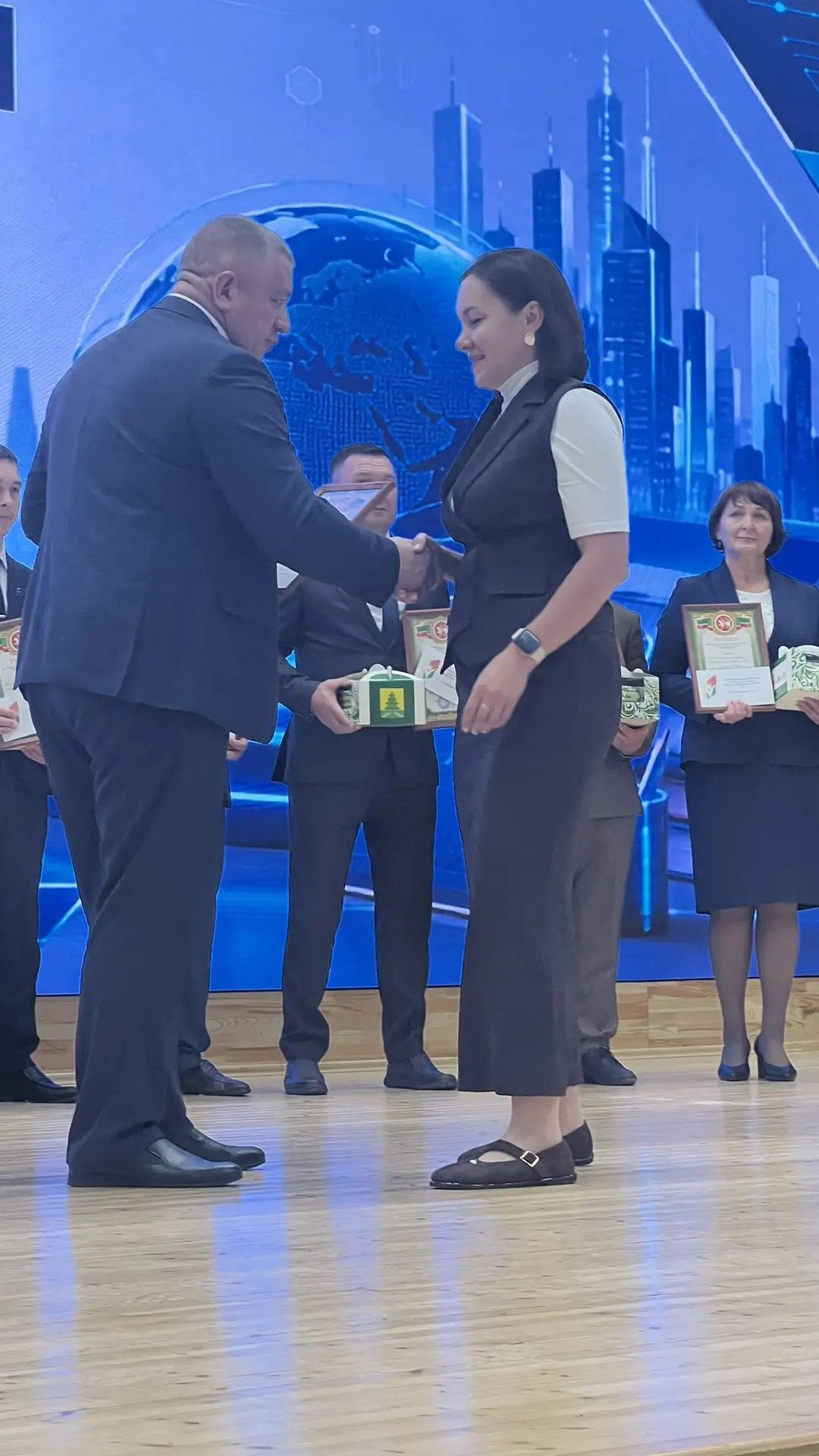 Август киңәшмәсенең пленар өлешеннән фоторепортаж
