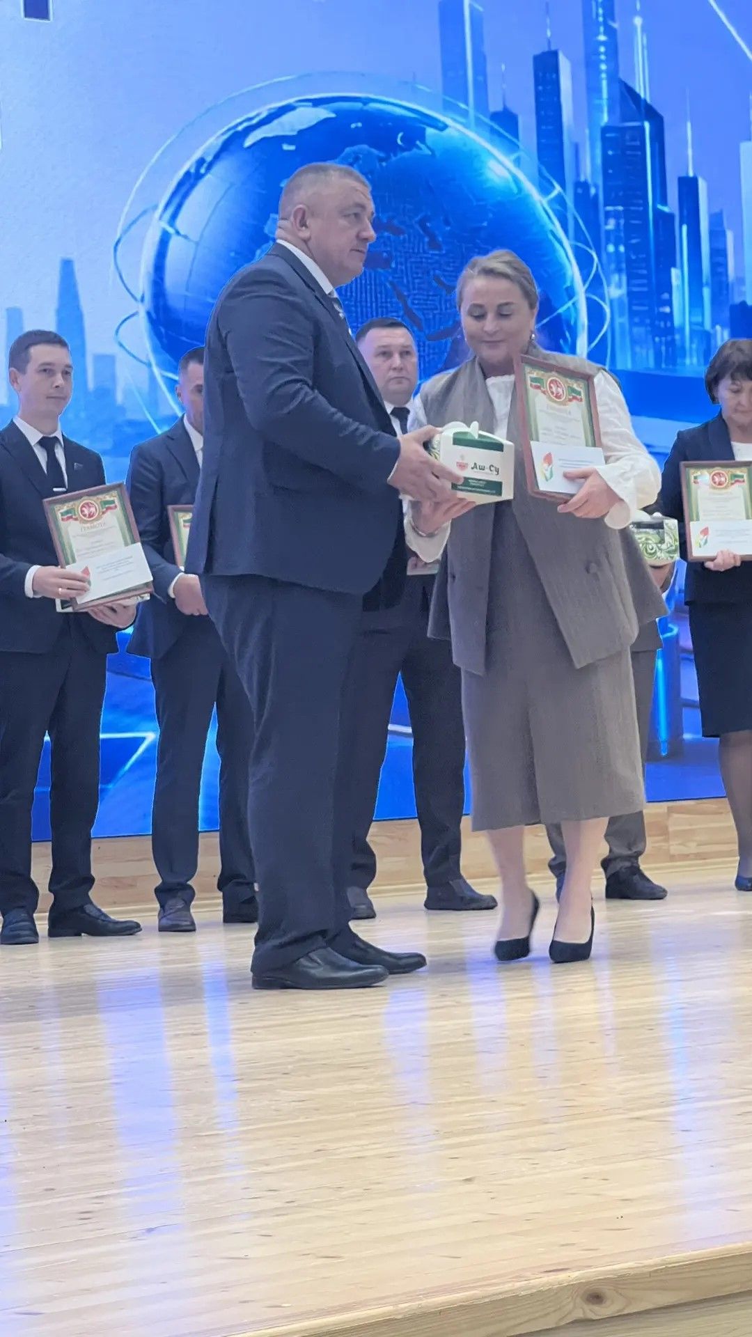 Август киңәшмәсенең пленар өлешеннән фоторепортаж