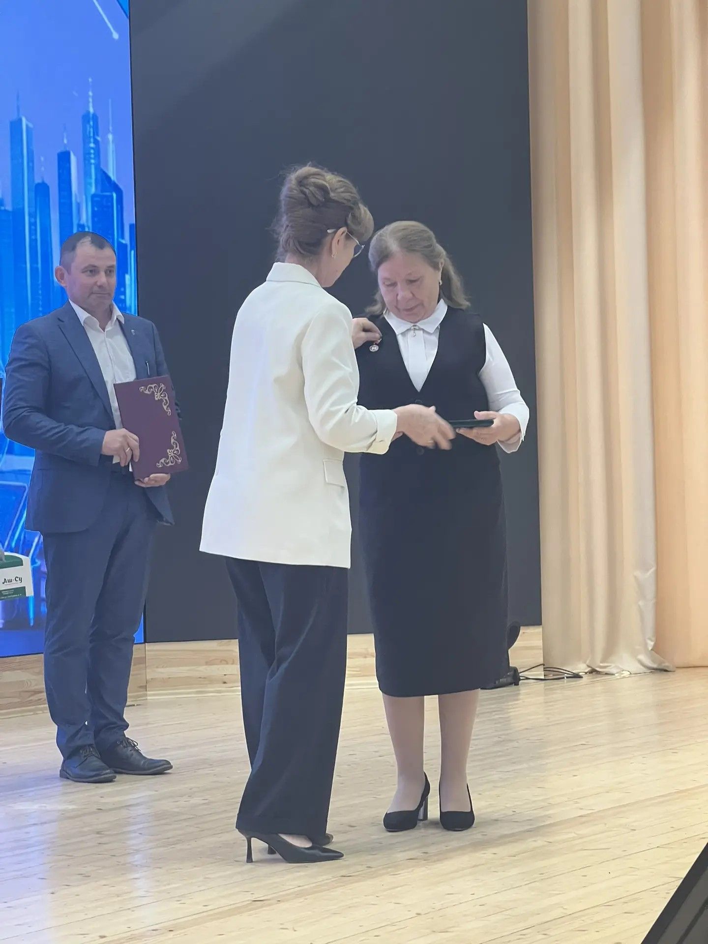 Август киңәшмәсенең пленар өлешеннән фоторепортаж