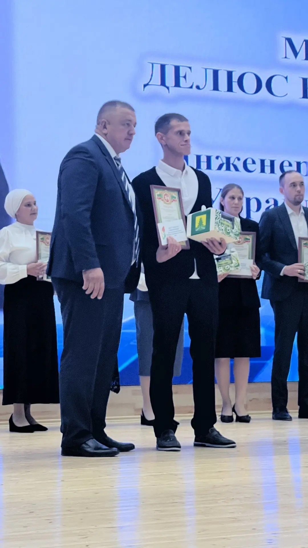 Август киңәшмәсенең пленар өлешеннән фоторепортаж