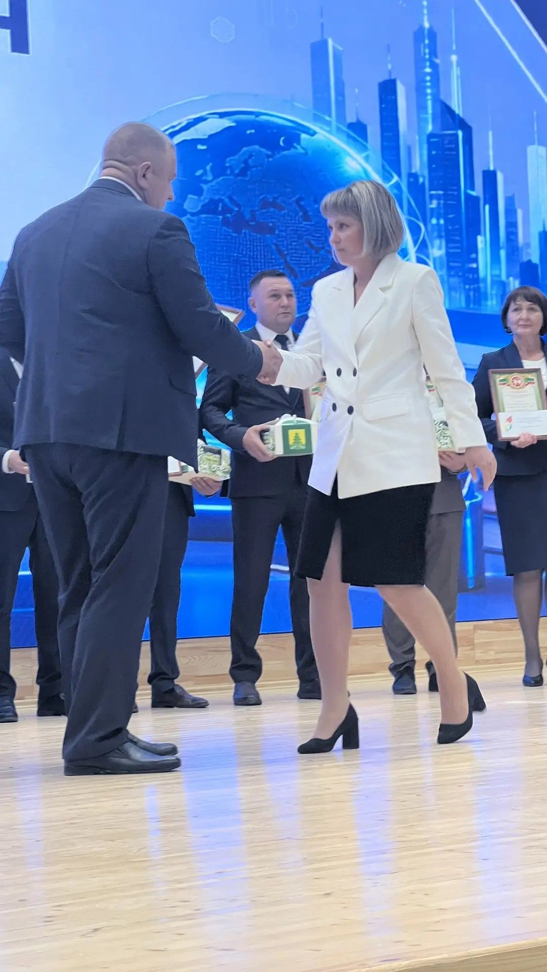Август киңәшмәсенең пленар өлешеннән фоторепортаж