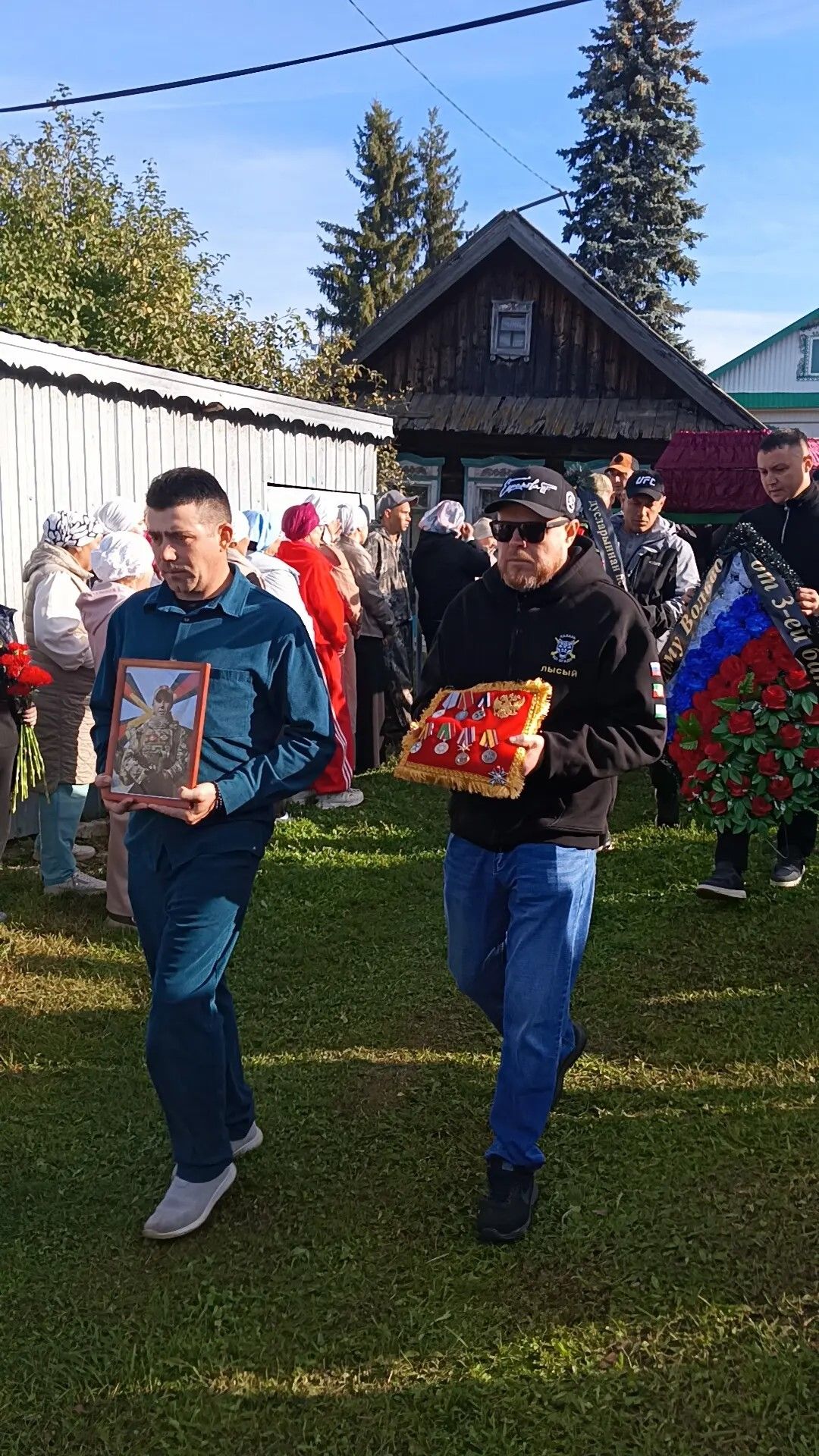 Олыяз авылында махсус хәрби операциядә һәлак булган Рүзәл Исламовны җирләделәр