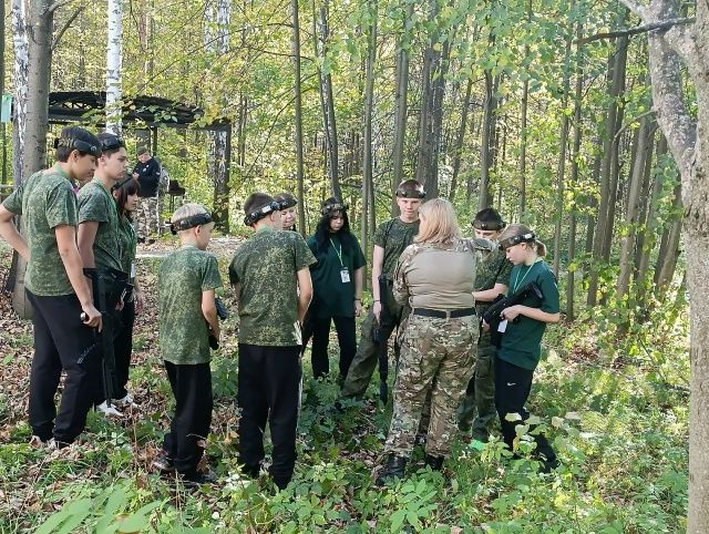 «Тургай» приюты тәрбияләнүчеләре Чаллыда узган «Робинзон» хәрби-патриотик слетында сынатмадылар