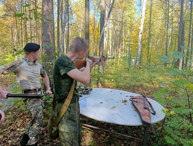 «Тургай» приюты тәрбияләнүчеләре Чаллыда узган «Робинзон» хәрби-патриотик слетында сынатмадылар