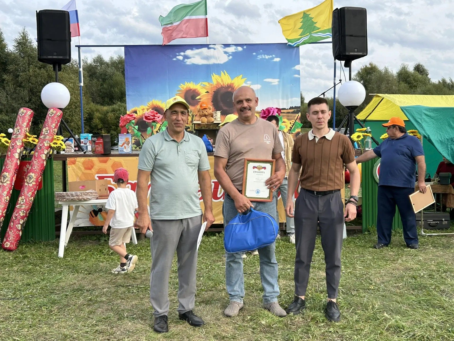 «Бер дулкында» проекты кысаларында узган Милли мәдәниятләр фестиваленнән фоторепортаж