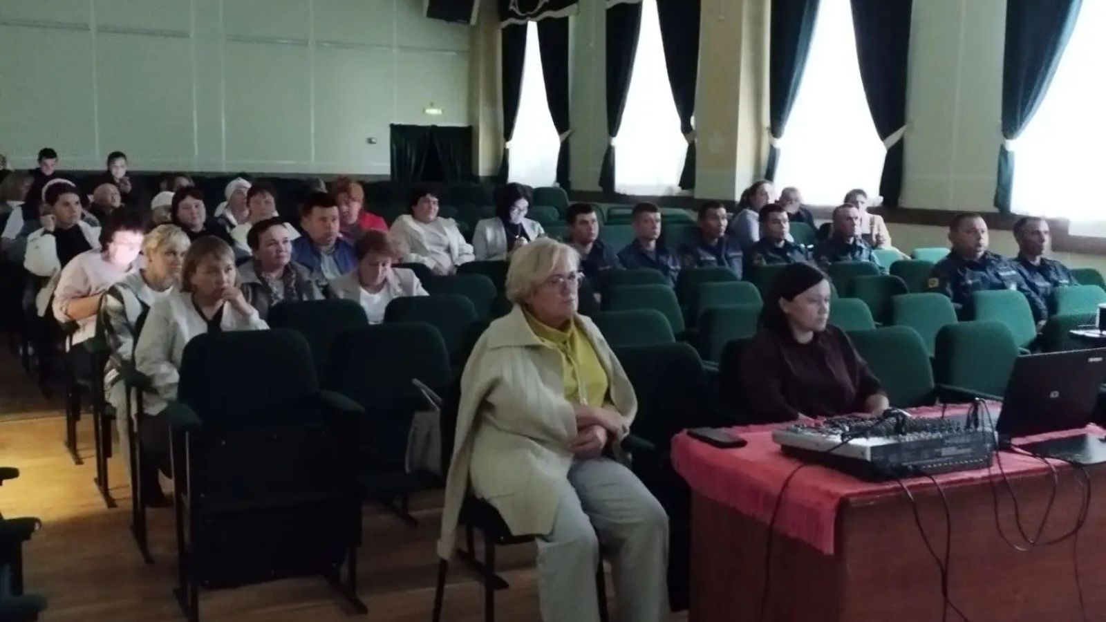 Иске Икшермәдә отчет җыены: башкарылган эшләргә йомгак һәм киләчәккә планнар
