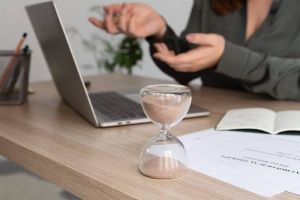 Вакытлыча хезмәткә сәләтсезлек буенча пособие ничек билгеләнә?