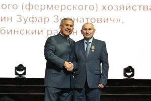 Татарстан  Республикасы  алдындагы  хезмәтләре   өчен
