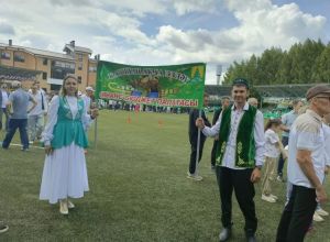 Район Сабантуенда Финанс-бюджет палатасы бәйрәмнең традицион уенын - «Катыктан акча эзләү» уенын үткәрде
