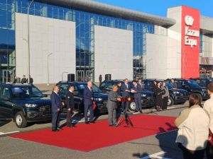 Казанда авыл җирлекләре конкурсы җиңүчеләрен «Нива»лар белән бүләкләделәр