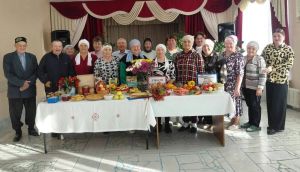 Туктар авылында урып-җыюга йомгак ясадылар һәм бакча нигъмәтләреннән авыз иттеләр