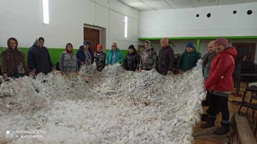 Иске һәм Яңа Мичән авылы халкы СВОдагы ир-егетләребезгә гуманитар ярдәм әзерләп тапшырды