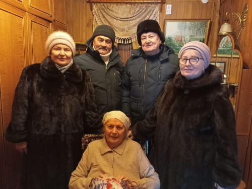 Укытучыларына Яңа ел бүләкләре тапшырдылар