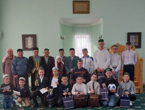Олы Кибәчедә балалар арасында иң моңлы азан әйтүче ачыкланды