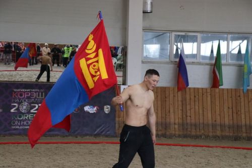 Сабада атларга утырып көрәшү буенча  дөнья  чемпионаты үтте