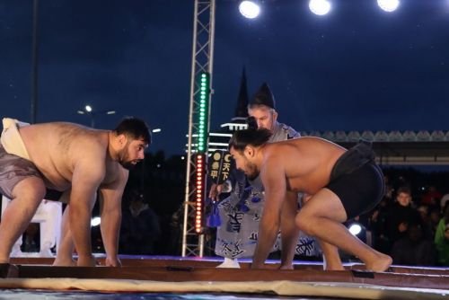 Миңгәрдә билбау  көрәше буенча дөнья чемпионатында  автомобиль Радик  Сәлаховка  бирелде