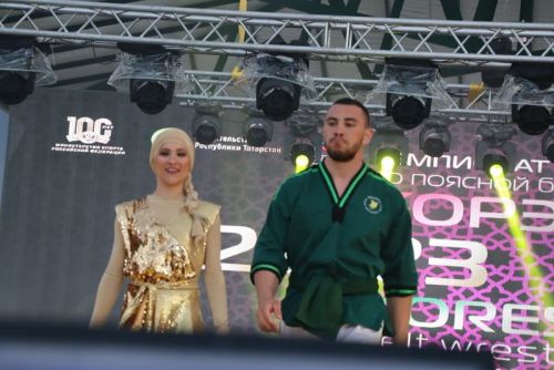 Миңгәрдә билбау  көрәше буенча дөнья чемпионатында  автомобиль Радик  Сәлаховка  бирелде