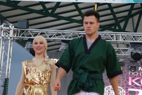 Миңгәрдә билбау  көрәше буенча дөнья чемпионатында  автомобиль Радик  Сәлаховка  бирелде