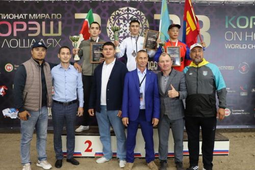 Сабада атларга утырып көрәшү буенча  дөнья  чемпионаты үтте