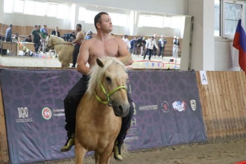 Сабада атларга утырып көрәшү буенча  дөнья  чемпионаты үтте