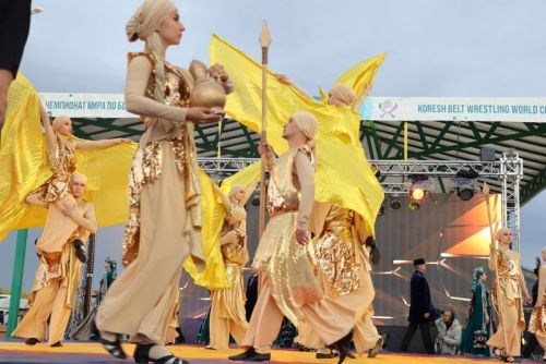 Миңгәрдә билбау  көрәше буенча дөнья чемпионатында  автомобиль Радик  Сәлаховка  бирелде