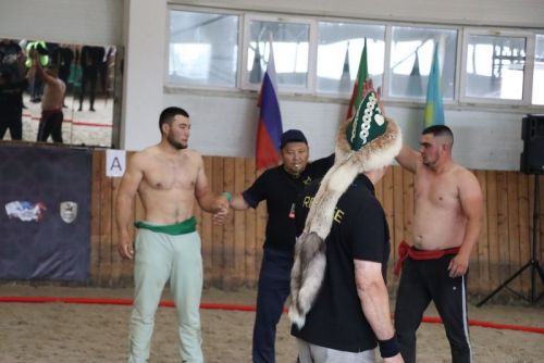 Сабада атларга утырып көрәшү буенча  дөнья  чемпионаты үтте