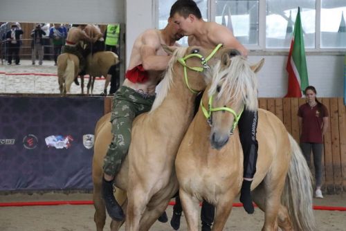 Сабада атларга утырып көрәшү буенча  дөнья  чемпионаты үтте