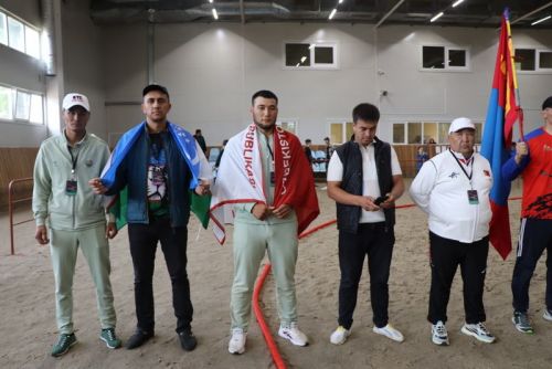 Сабада атларга утырып көрәшү буенча  дөнья  чемпионаты үтте