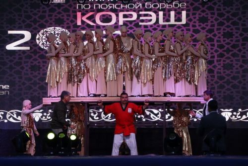 Миңгәрдә билбау  көрәше буенча дөнья чемпионатында  автомобиль Радик  Сәлаховка  бирелде
