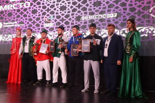 Миңгәрдә билбау  көрәше буенча дөнья чемпионатында  автомобиль Радик  Сәлаховка  бирелде