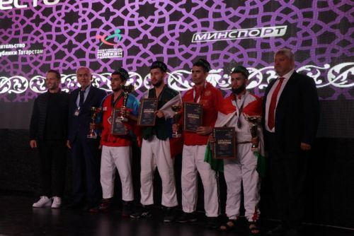 Миңгәрдә билбау  көрәше буенча дөнья чемпионатында  автомобиль Радик  Сәлаховка  бирелде