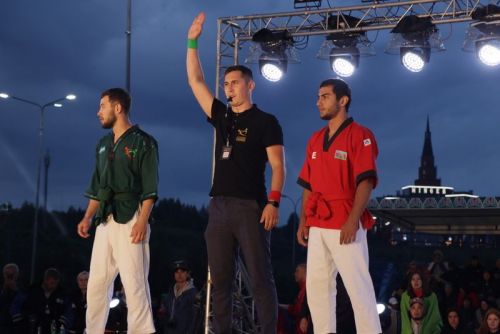 Миңгәрдә билбау  көрәше буенча дөнья чемпионатында  автомобиль Радик  Сәлаховка  бирелде