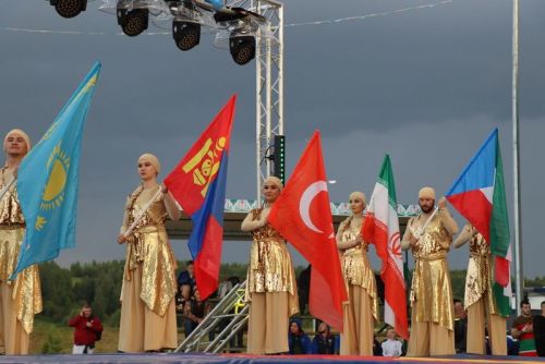 Миңгәрдә билбау  көрәше буенча дөнья чемпионатында  автомобиль Радик  Сәлаховка  бирелде