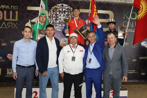 Сабада атларга утырып көрәшү буенча  дөнья  чемпионаты үтте