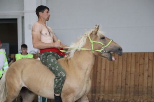 Сабада атларга утырып көрәшү буенча  дөнья  чемпионаты үтте