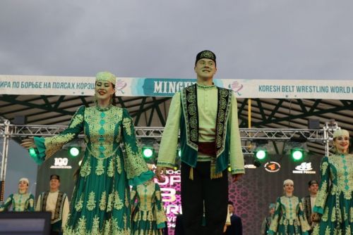 Миңгәрдә билбау  көрәше буенча дөнья чемпионатында  автомобиль Радик  Сәлаховка  бирелде