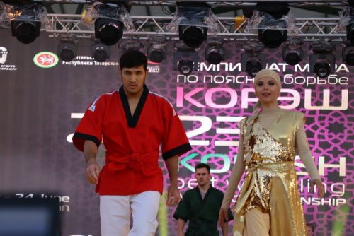 Миңгәрдә билбау  көрәше буенча дөнья чемпионатында  автомобиль Радик  Сәлаховка  бирелде