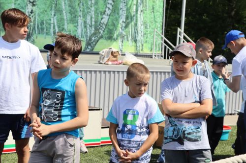 Саба мөхтәсибәте ярдәмгә мохтаҗ гаиләләрдә тәрбияләнүче балалар өчен җәйге  бәйрәм  уздырды [+фоторепортаж]