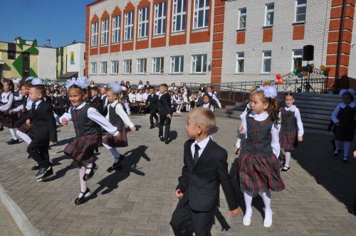 Мәктәпләрдә бәйрәм тантаналары үтте: белеме дә, тәрбиясе дә булсын