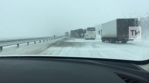 «Автодор» буран сәбәпле машинада М1, М4, М11 һәм М12 трассаларына чыкмаска чакыра