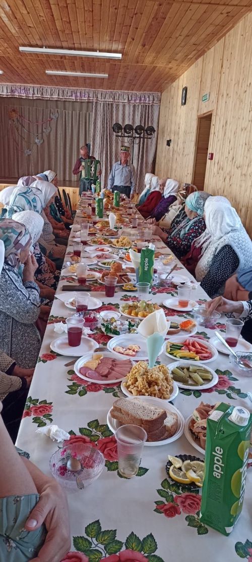 «Саба чишмәләре» иҗат берләшмәсе Татар Икшермәсе авылы клубында өлкәннәргә концерт куйды