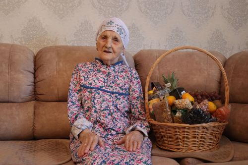 100 яшьлек Нурия апа Шәйдуллина : «Тик торырга тырышмыйм, телевизор карыйм,  Муса Җәлил китапларын  укырга яратам»
