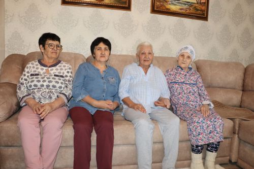 100 яшьлек Нурия апа Шәйдуллина : «Тик торырга тырышмыйм, телевизор карыйм,  Муса Җәлил китапларын  укырга яратам»