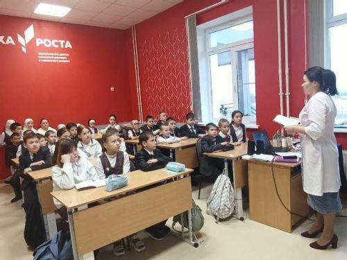 Авыл фельдшерлары укучыларга сәламәт яшәү рәвешен пропагандалыйлар